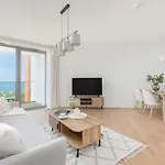 Apartman With Direct Sea View