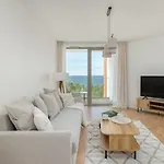 Apartman With Direct Sea View *