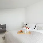 With Direct Sea View *