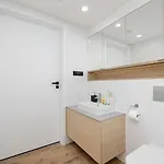 Apartman With Direct Sea View *