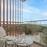With Direct Sea View *