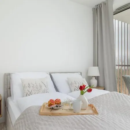 With Direct Sea View *