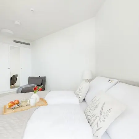 With Direct Sea View 아파트